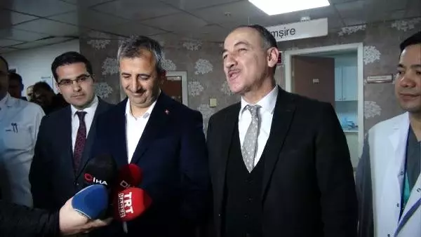 Vali Sezer, Kırıkkale'de 2020'nin ilk bebeklerini ziyaret etti Vali Sezer, Kırıkkale'de 2020'nin ilk bebeklerini ziyaret etti