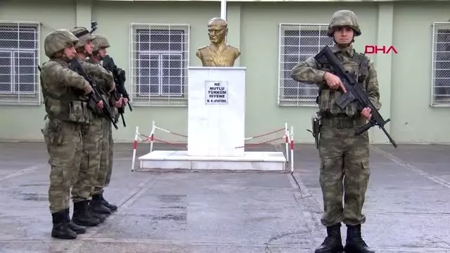 Yeni yıla vatan nöbetinde giren mehmetçik: gözünüz arkadan kalmasın Yeni yıla vatan nöbetinde giren mehmetçik: gözünüz arkadan kalmasın