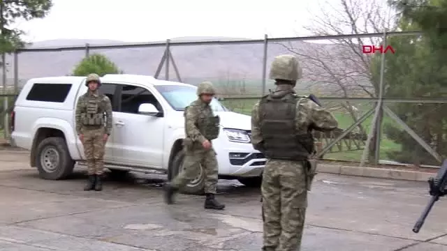 Yeni yıla vatan nöbetinde giren mehmetçik: gözünüz arkadan kalmasın Yeni yıla vatan nöbetinde giren mehmetçik: gözünüz arkadan kalmasın
