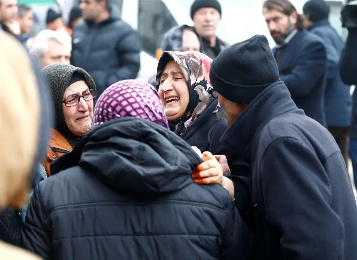 Ankara'da 4 kişinin yaşamına sebep olan yangında, evdekilerin yıl başını kutladığı öğrenildi