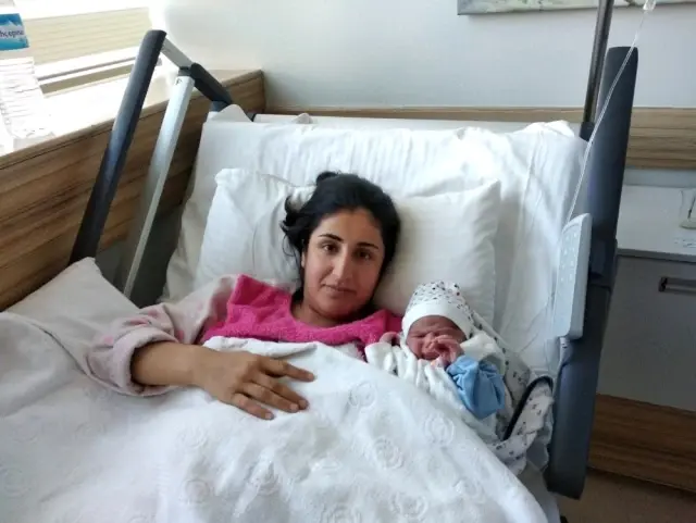 yilin ilk bebegi anka da gozlerini acti
