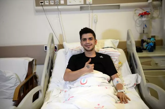 Yıllardır hayalini kurduğu boy uzunluğuna ulaşmayı umut ediyor Yıllardır hayalini kurduğu boy uzunluğuna ulaşmayı umut ediyor