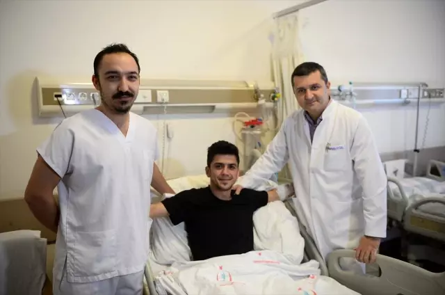 Yıllardır hayalini kurduğu boy uzunluğuna ulaşmayı umut ediyor Yıllardır hayalini kurduğu boy uzunluğuna ulaşmayı umut ediyor