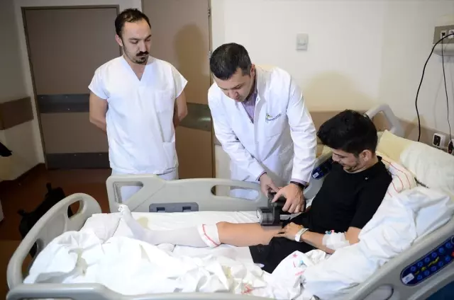 Yıllardır hayalini kurduğu boy uzunluğuna ulaşmayı umut ediyor Yıllardır hayalini kurduğu boy uzunluğuna ulaşmayı umut ediyor