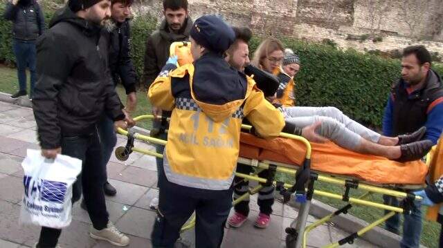 Zeytinburnu'nda İETT otobüsleri çarpıştı: 7 kişi yaralandı