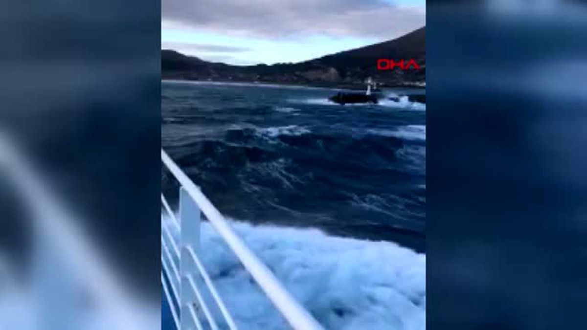 Çanakkale içinde ambulansın olduğu feribot, poyraz yüzünden gökçeada'ya döndü