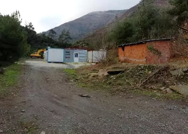 İş makinesi çalıp, vinçle götüren şüpheli yakalandı İş makinesi çalıp, vinçle götüren şüpheli yakalandı