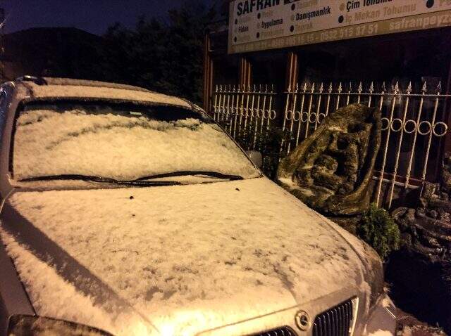 İstanbul'da kısa süreli kar yağdı