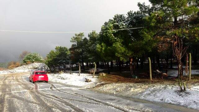 İstanbulluları heyecanlandıran kar yağışı yüksek kesimlerde başladı