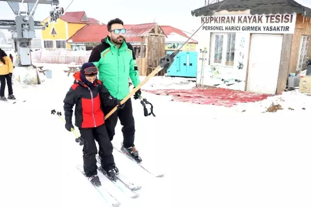 Küpkıran'da kayak sezonu açıldı Küpkıran'da kayak sezonu açıldı