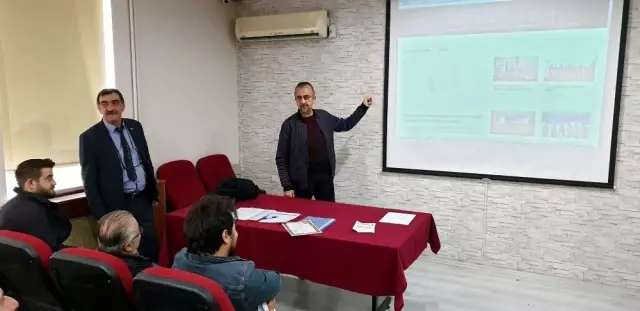 Nazilli'de 'Güvenli İnternet Kullanımı' Eğitimi Verildi Nazilli'de 'Güvenli İnternet Kullanımı' Eğitimi Verildi
