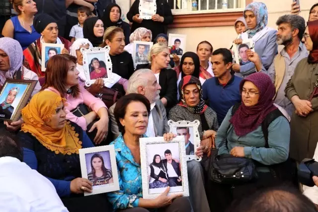 Ne kavurucu sıcak ne de dondurucu soğuk engelledi, aileler eylemine devam ediyor Ne kavurucu sıcak ne de dondurucu soğuk engelledi, aileler eylemine devam ediyor