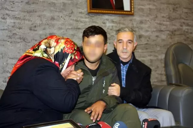 Ne kavurucu sıcak ne de dondurucu soğuk engelledi, aileler eylemine devam ediyor Ne kavurucu sıcak ne de dondurucu soğuk engelledi, aileler eylemine devam ediyor