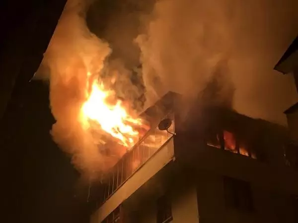 Artvin'de çatı katı 3 saat arayla iki kez yandı
