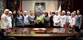 Ayten Usta'nın kadın çalışanlarından Başkan Ataç'a teşekkür