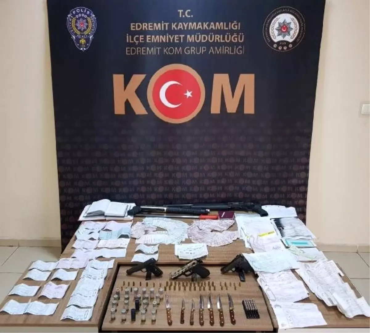Edremit'te tefecilik çetesine operasyon: 12 gözaltı