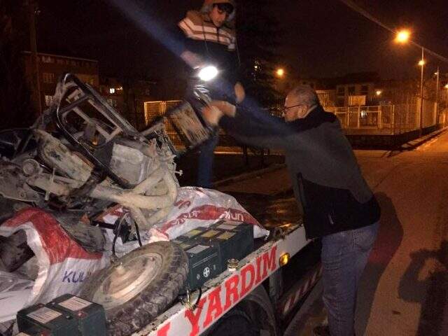Ev değil sanki tamirhane! Çok sayıda parçalanmış motosiklet ve bisiklet ele geçirildi