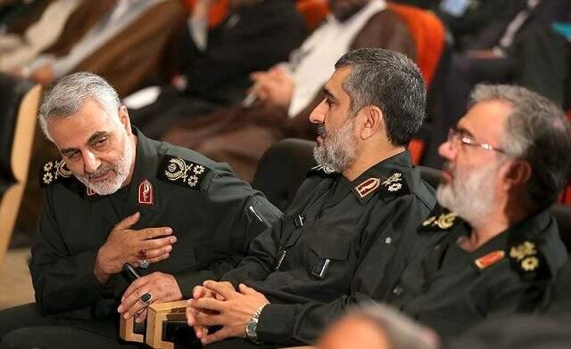 İranlı komutanın öldürülmesinden sonra Bağdat'ta sevinç gösterileri düzenlendi