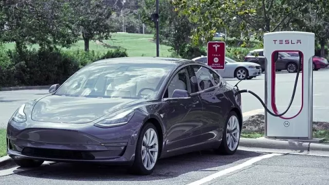 Türkiye’ye ’Supercharger’lar geliyor: Tesla 10 ayrı noktada hızlı şarj istasyonu kuracak