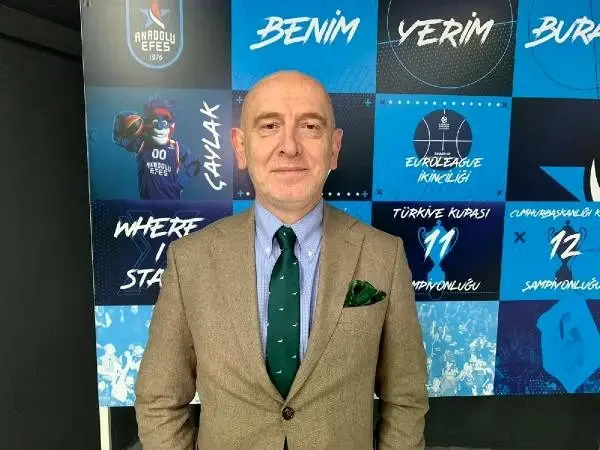 Anadolu Efes'in EuroLeague maçındaki kan kanseriyle mücadele dansı alkış topladı Anadolu Efes'in EuroLeague maçındaki kan kanseriyle mücadele dansı alkış topladı