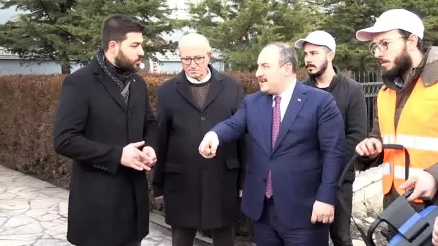 Bakan Varank, 'sürücüsüz tarım aracı' ve 'kaya kamyonu'nu test etti