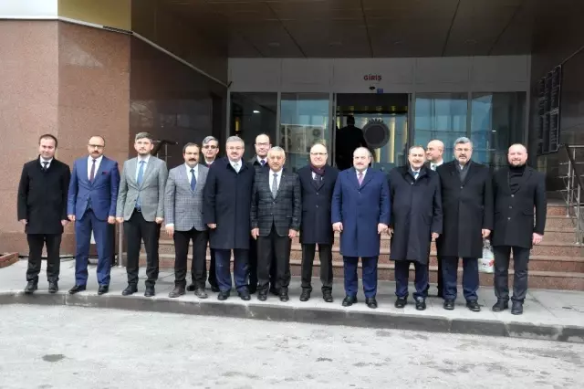Bakan Varank: 'Yerli otomobil tüm dünyada ilgi gördü'