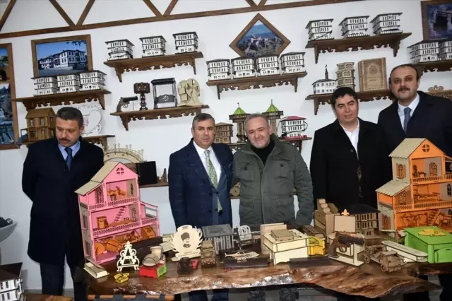 Milletvekili Maviş Boyabat'ta ziyaretlerde bulundu Milletvekili Maviş Boyabat'ta ziyaretlerde bulundu