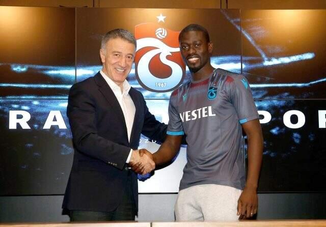 Son Dakika: Trabzonspor, Ndiaye'yi KAP'a bildirdi
