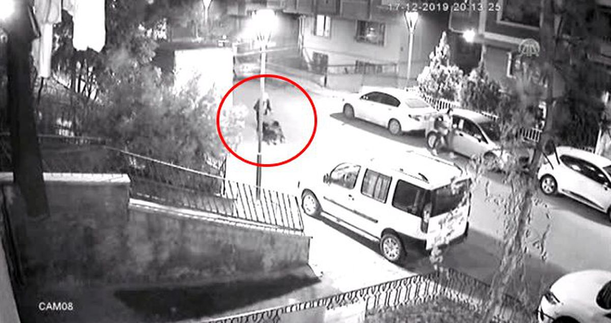 Vicdanının sesini dinleyen hırsız! Çaldığı tekerlekli sandalyeyi geri getirdi