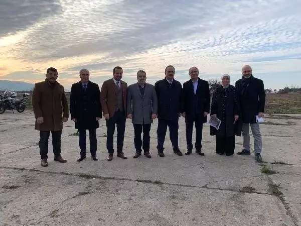 Yerli otomobil fabrikasının yapılacağı alanda inceleme Yerli otomobil fabrikasının yapılacağı alanda inceleme