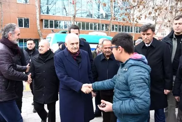 Binali Yıldırım, Eskişehir'de cenazeye katıldı