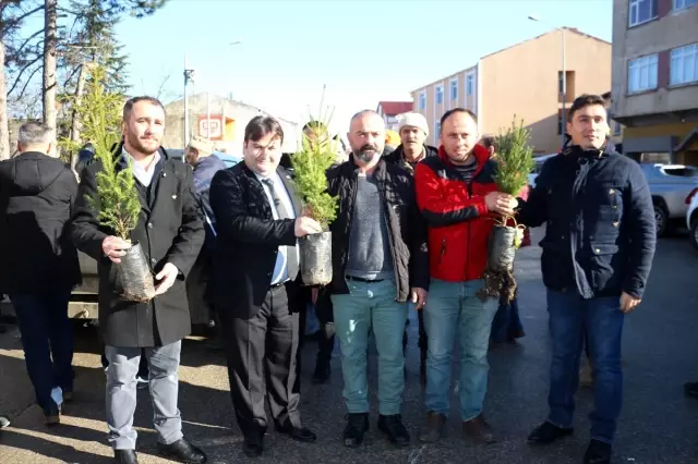 Demirköy'de 500 fidan dağıtıldı Demirköy'de 500 fidan dağıtıldı