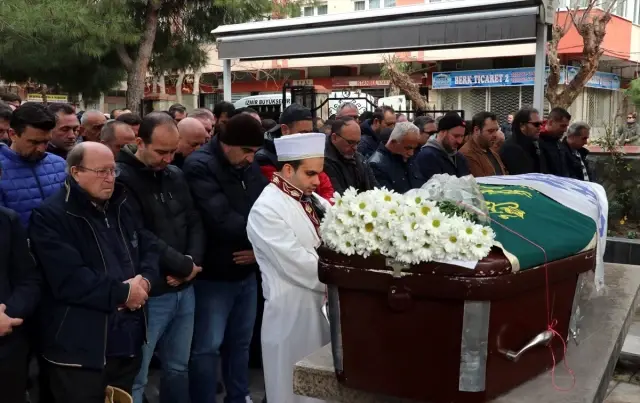 Eski futbolcu ve avukat Caner Dumanoğlu toprağa verildi