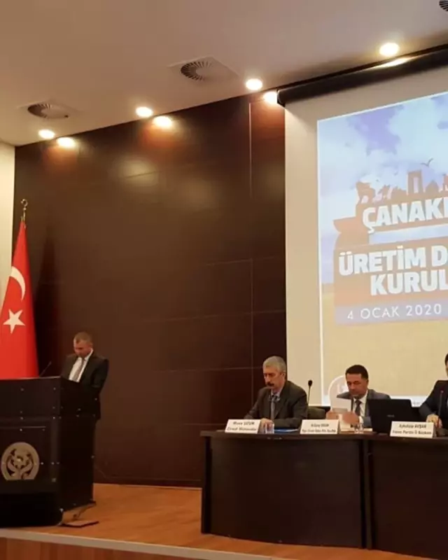 Ezine Gıda İhtisas OSB Müdürü Altınok, 'Üretim Devrimi Kurultayı'na konuşmacı olarak katıldı