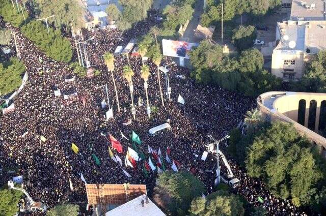 Kasım Süleymani için Ahvaz'da cenaze töreni düzenlendi