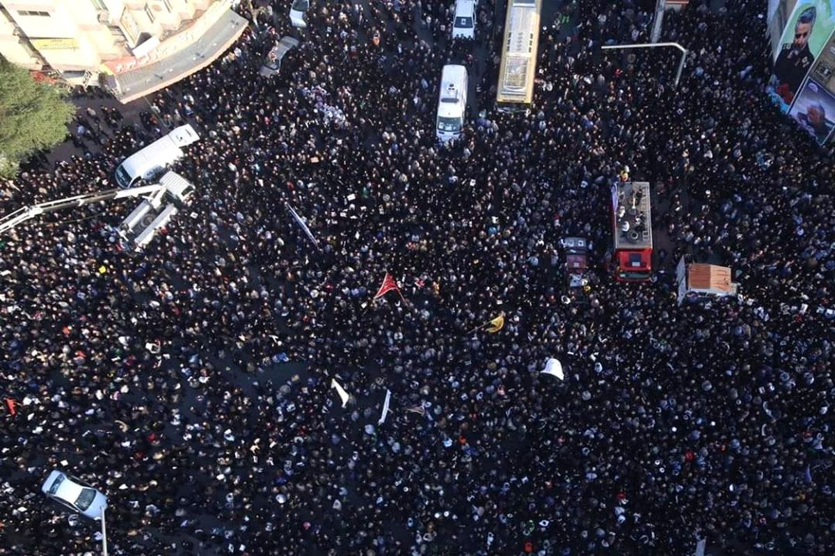Kasım Süleymani için Ahvaz'da cenaze töreni düzenlendi