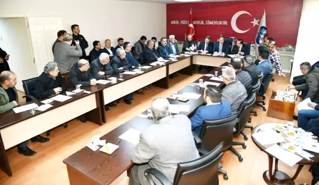 Nakliyeci esnafıyla Konya milletvekilleri bir araya geldi Nakliyeci esnafıyla Konya milletvekilleri bir araya geldi