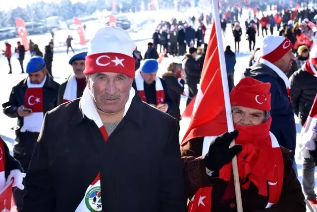 Vefakar gençlik, fedakar ecdadı 105'inci yılında anıyor Vefakar gençlik, fedakar ecdadı 105'inci yılında anıyor