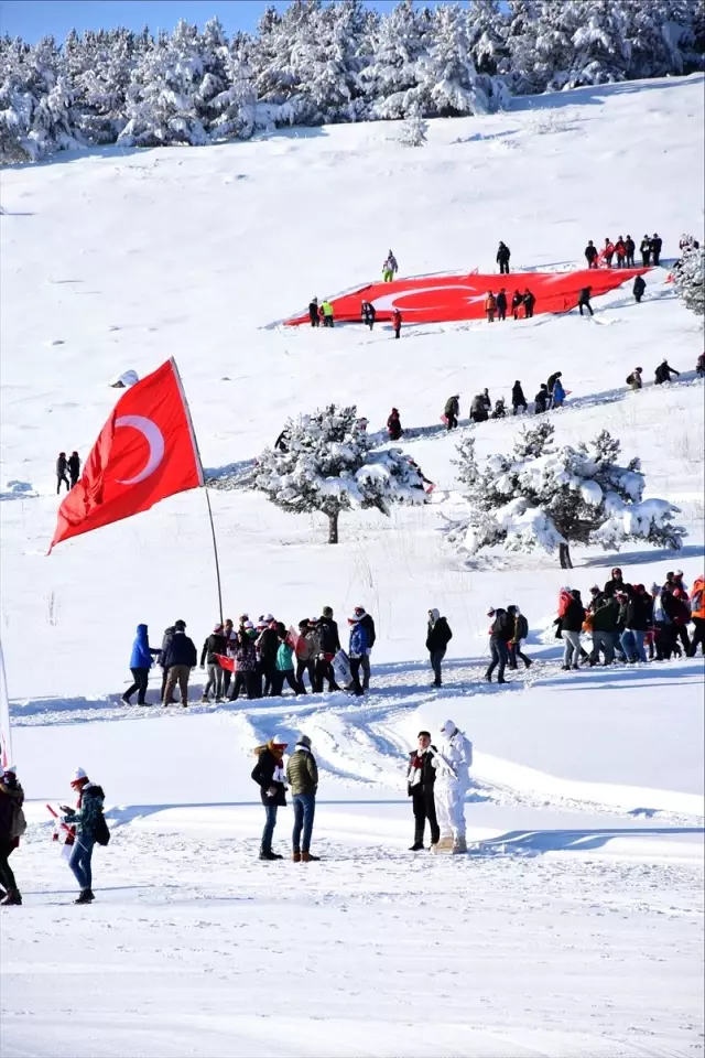 Vefakar gençlik, fedakar ecdadı 105'inci yılında anıyor Vefakar gençlik, fedakar ecdadı 105'inci yılında anıyor