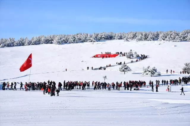 Vefakar gençlik, fedakar ecdadı 105'inci yılında anıyor Vefakar gençlik, fedakar ecdadı 105'inci yılında anıyor