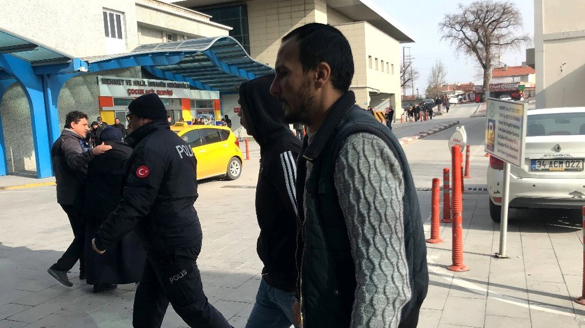 Araçlardan akü çalan baba, oğul ve arkadaşı tutuklandı - Haberler