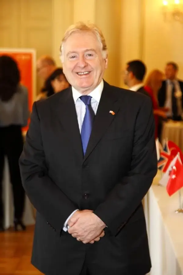 BCCT Başkanı Chris Gaunt'a Britanya İmparatorluğu Nişanı BCCT Başkanı Chris Gaunt'a Britanya İmparatorluğu Nişanı