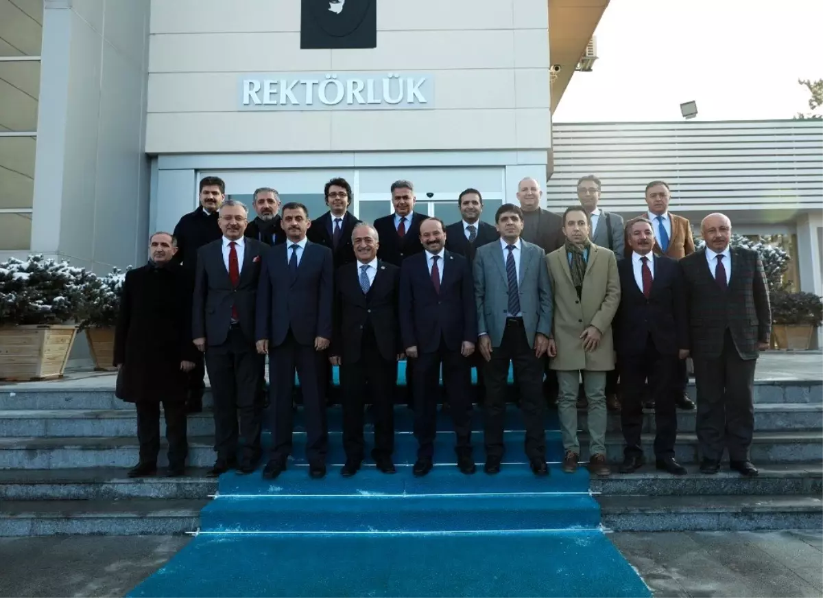 Bölge rektörleri kariyer fuarı gündemiyle toplandı