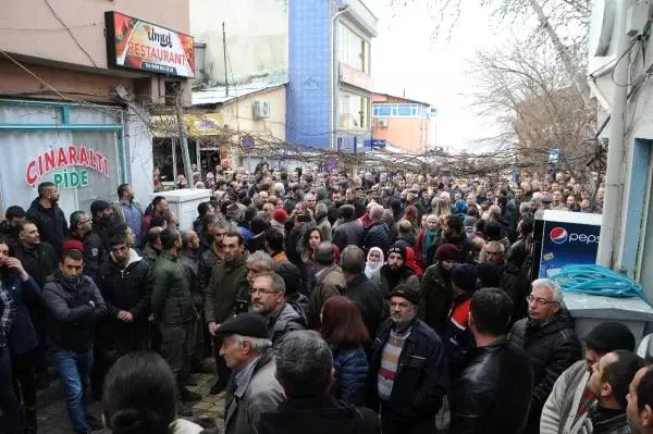 Vatandaşlar tarafından ıslıklanan CHP'li belediye başkanına partisi de tepki gösterdi.