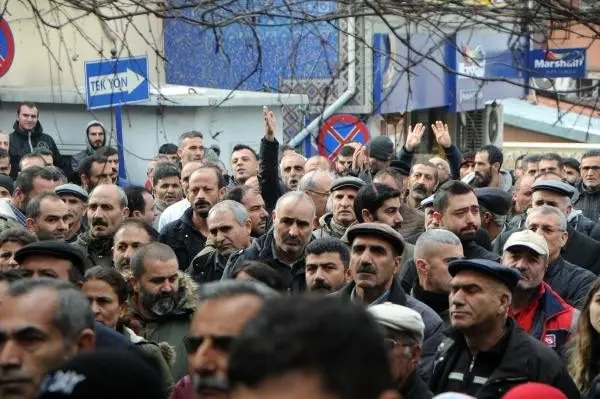 Vatandaşlar tarafından ıslıklanan CHP'li belediye başkanına partisi de tepki gösterdi.