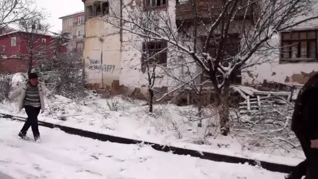 Çubuk'ta kar yağışı etkili oluyor
