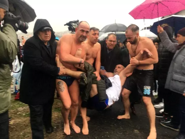 Haç çıkarma töreni sırasında fenalaşan Yunanistan vatandaşı hastaneye kaldırıldı