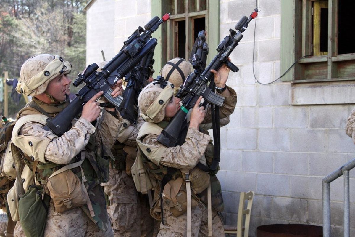 Irak'tan yabancı askerlerin ülkeden çıkarılması için ilk adım atıldı