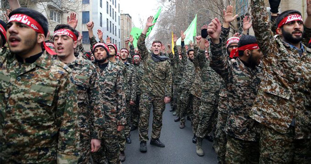 İran'da Donald Trump'a olan öfke dinmiyor: Kellesini getirene 80 milyon dolar ödül var