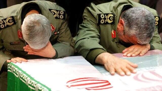 İran Dışişleri Bakanı Zarif, Süleymani'nin cenazesinden fotoğraf paylaşıp Trump'a gönderme yaptı